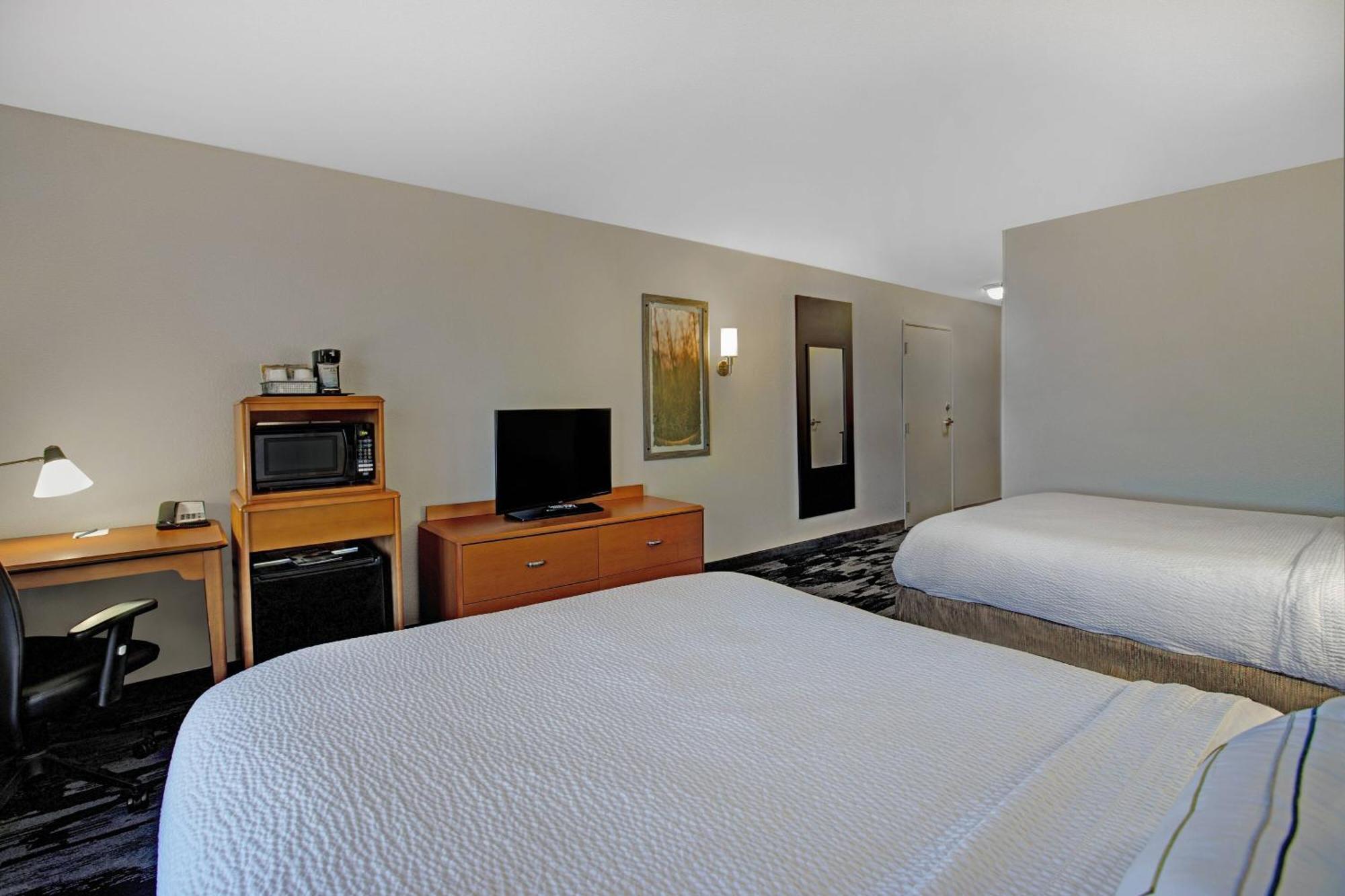 Fairfield Inn And Suites Carlsbad Exterior photo